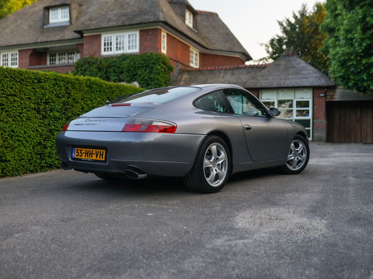 Porsche 996 Carrera 4