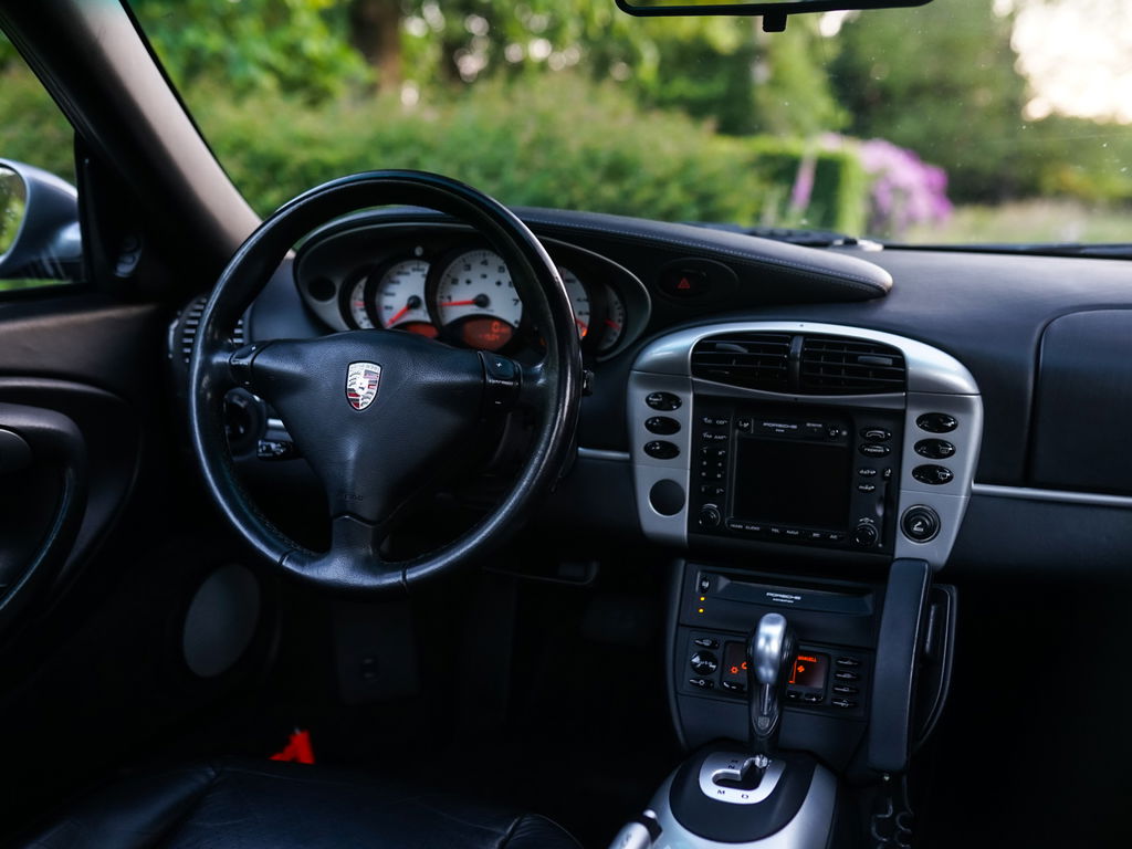 Porsche 996 Carrera 4