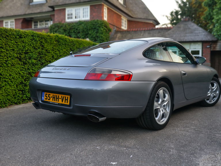 Porsche 996 Carrera 4