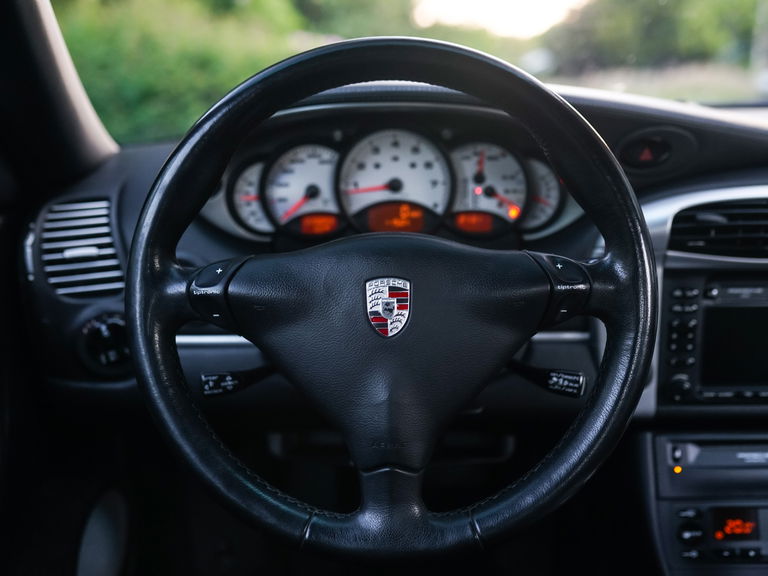 Porsche 996 Carrera 4