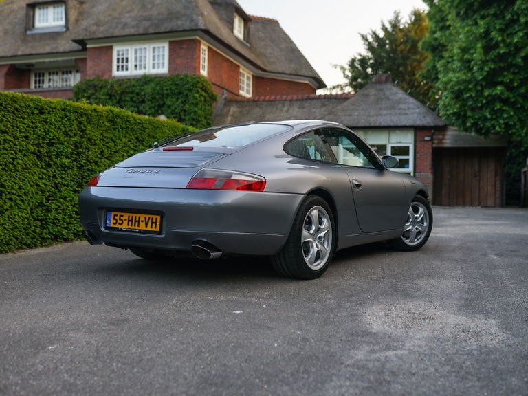 Porsche 996 Carrera 4