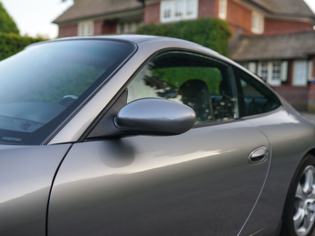 Porsche 996 Carrera 4
