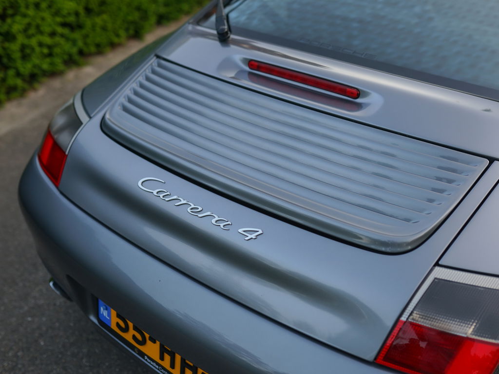 Porsche 996 Carrera 4