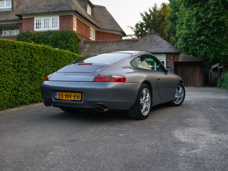 Porsche 996 Carrera 4