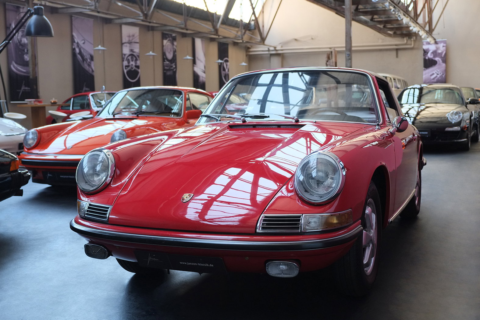 Porsche 911 S (F-Modell) 1967 - elferspot.com - Marketplace for