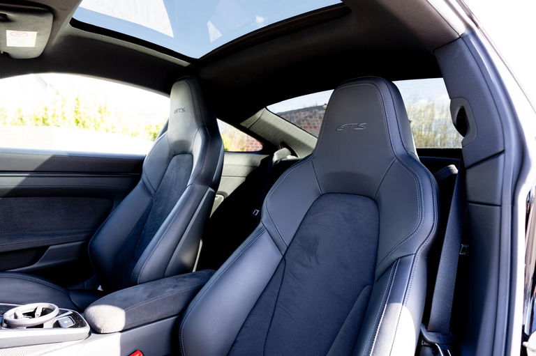 Porsche 992 Carrera GTS