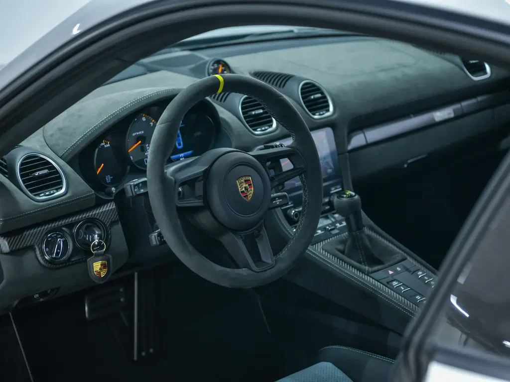 Porsche 718 Cayman GT4 RS