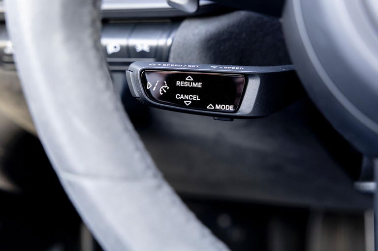 Porsche 992 Carrera GTS