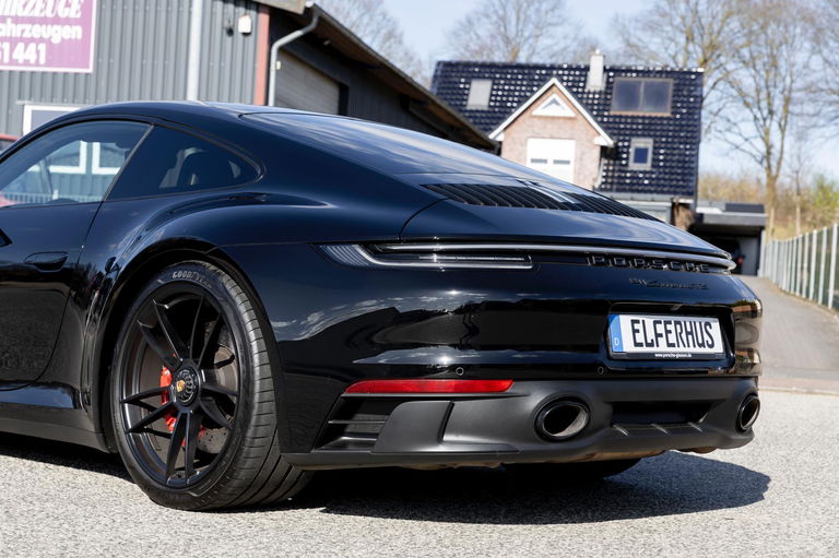 Porsche 992 Carrera GTS