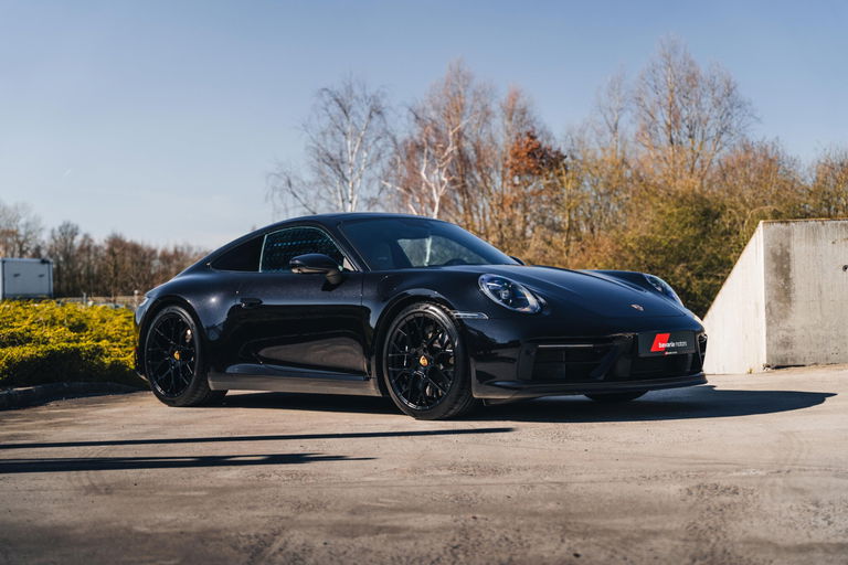 Porsche 992 Carrera 4 GTS