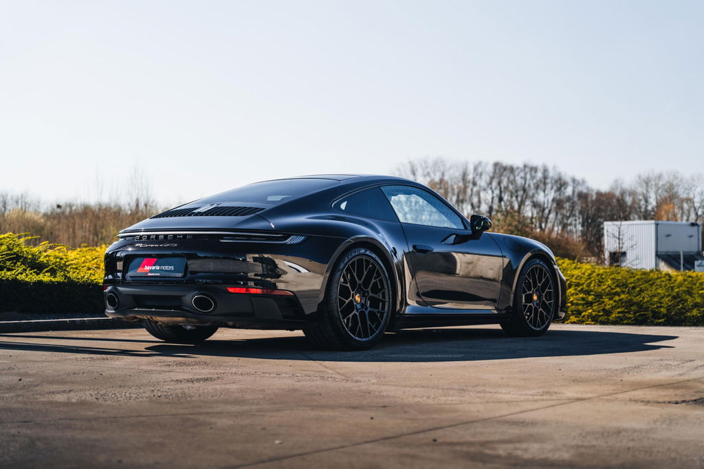 Porsche 992 Carrera 4 GTS