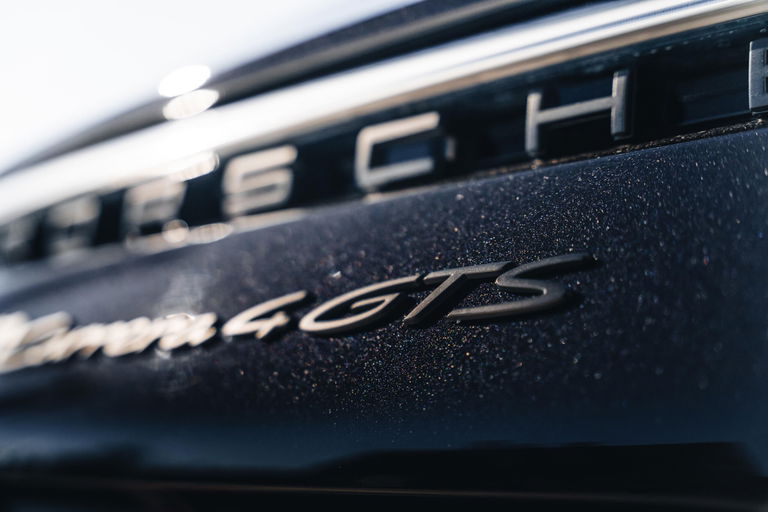 Porsche 992 Carrera 4 GTS