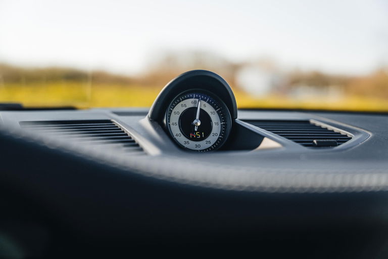 Porsche 992 Carrera 4 GTS