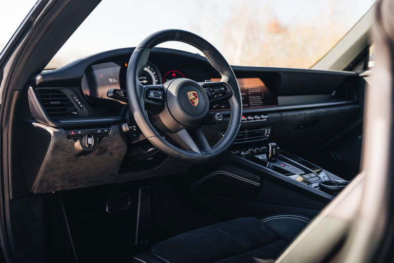 Porsche 992 Carrera 4 GTS