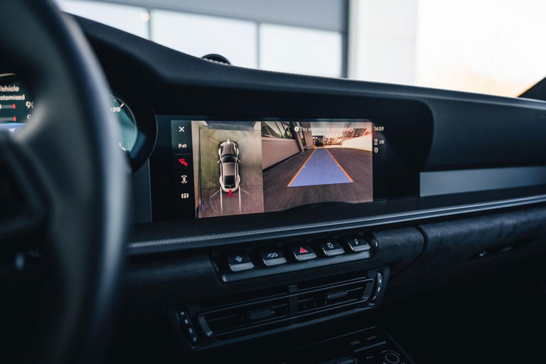 Porsche 992 Carrera 4 GTS