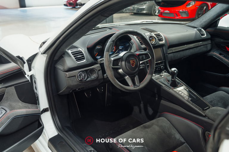 Porsche 981 Cayman GT4