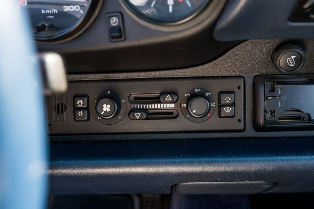 Porsche 993 Carrera 4