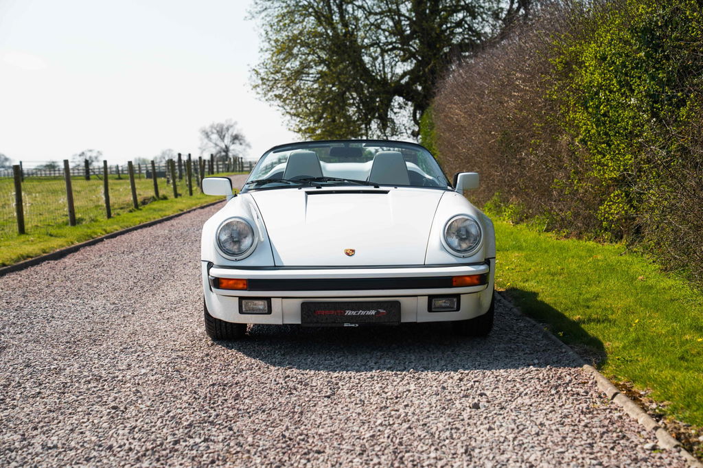 Porsche 911 Carrera 3.2 Speedster