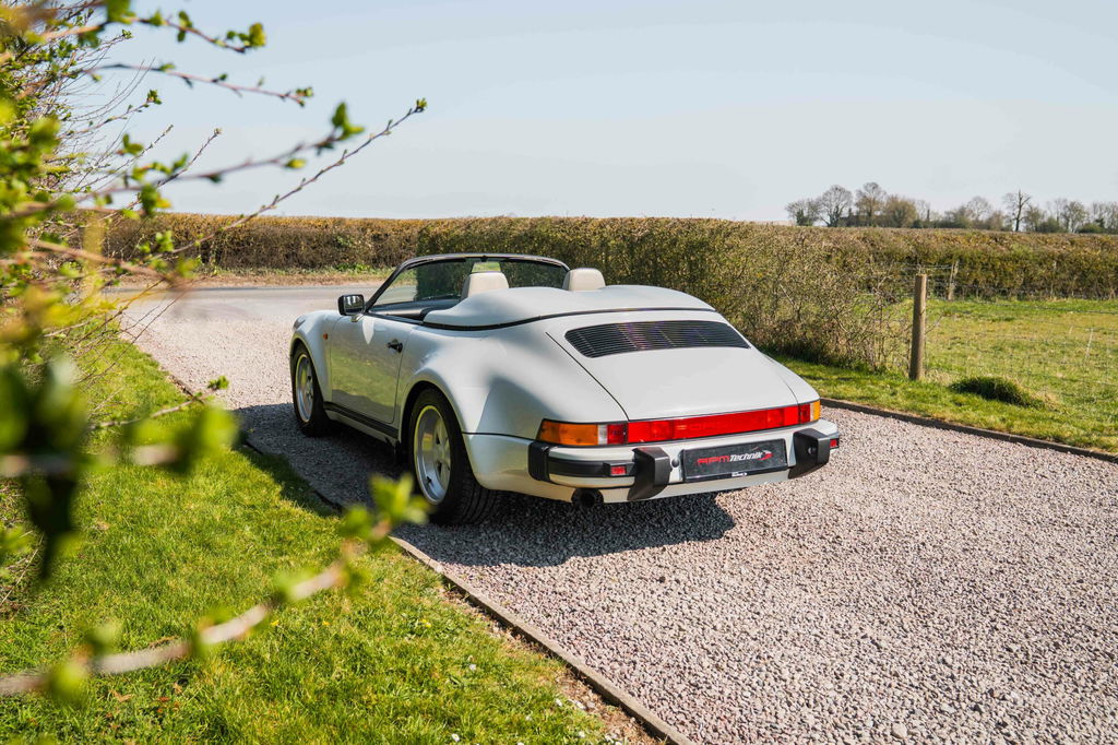 Porsche 911 Carrera 3.2 Speedster