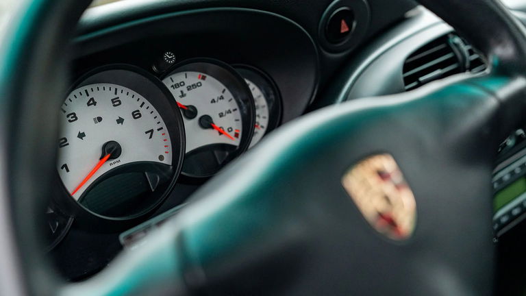 Porsche 996 Carrera 4