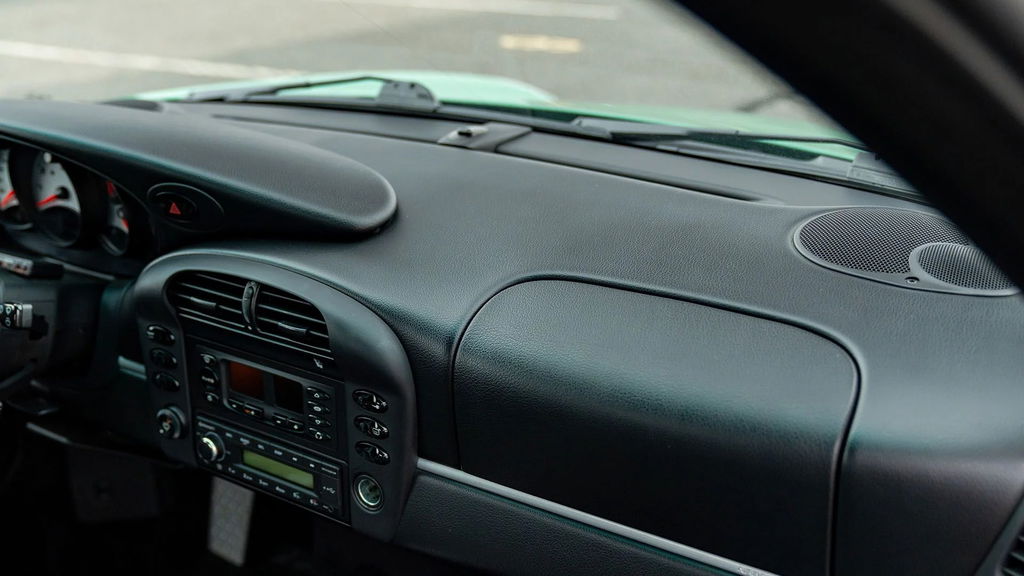 Porsche 996 Carrera 4