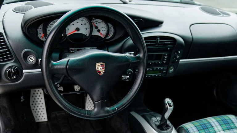 Porsche 996 Carrera 4