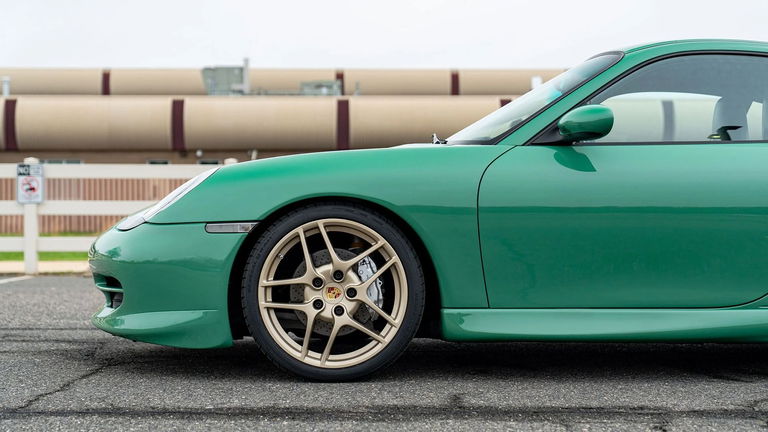 Porsche 996 Carrera 4