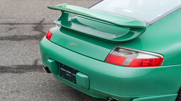 Porsche 996 Carrera 4