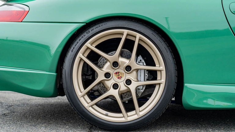 Porsche 996 Carrera 4