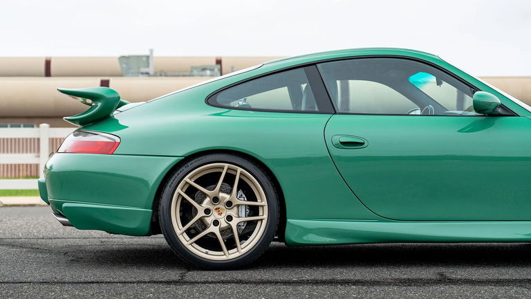 Porsche 996 Carrera 4