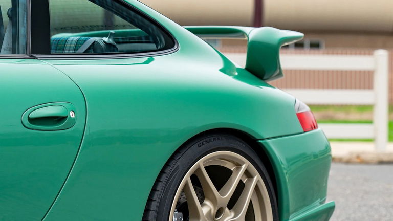 Porsche 996 Carrera 4