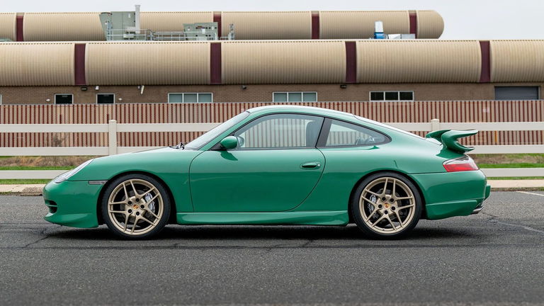Porsche 996 Carrera 4