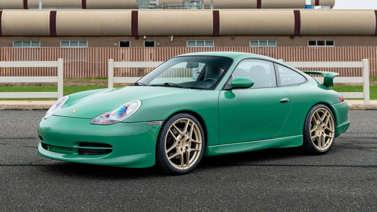 Porsche 996 Carrera 4