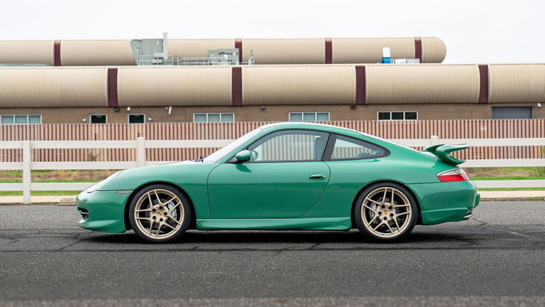 Porsche 996 Carrera 4