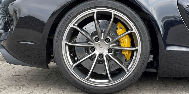 Porsche 981 Cayman GT4