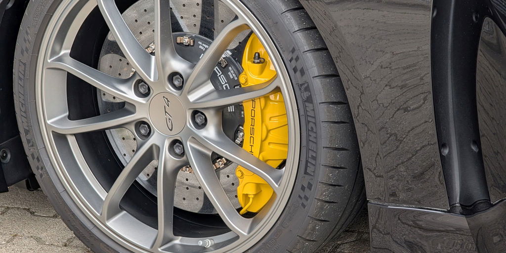 Porsche 981 Cayman GT4