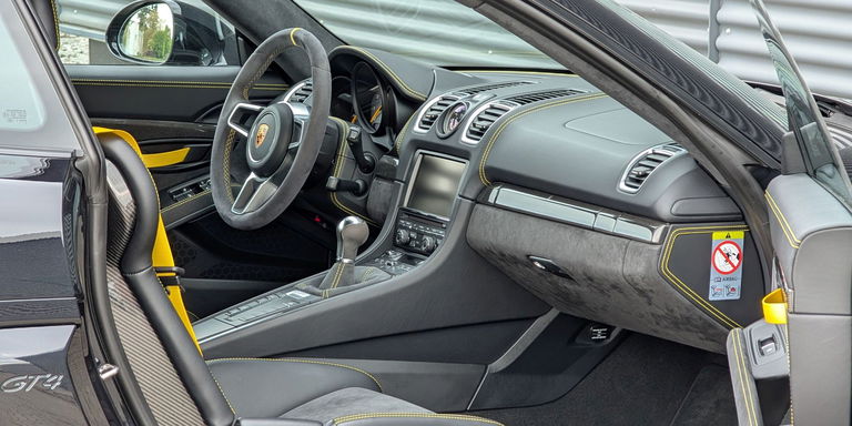 Porsche 981 Cayman GT4