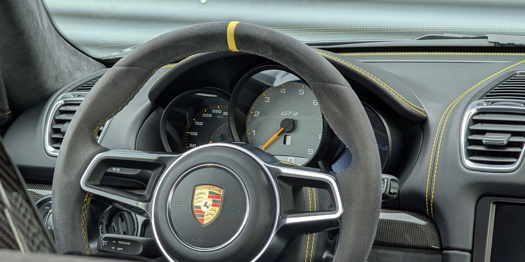 Porsche 981 Cayman GT4