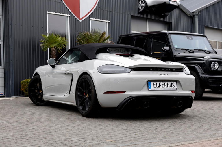 Porsche 718 Spyder