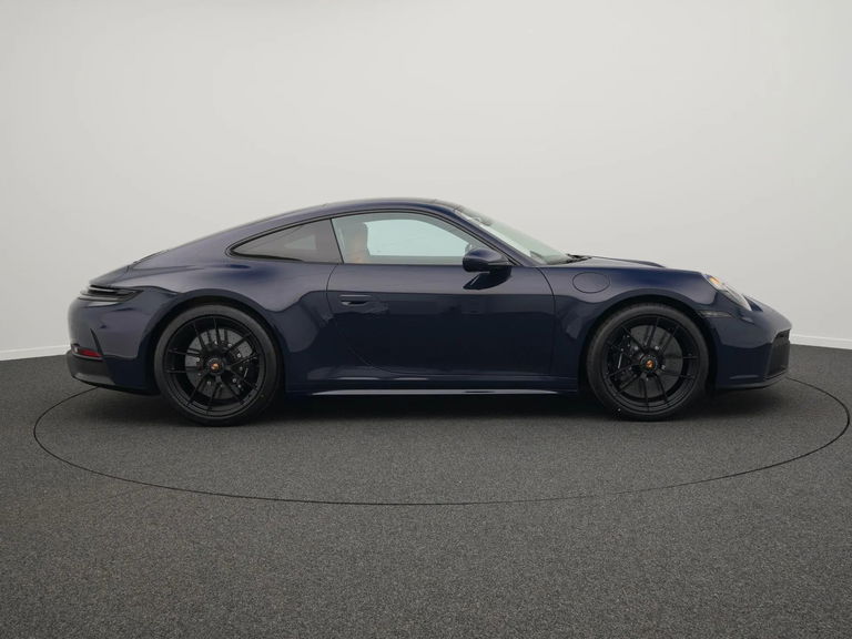 Porsche 992.2 Carrera GTS
