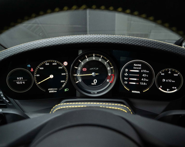 Porsche 992 GT3 Touring