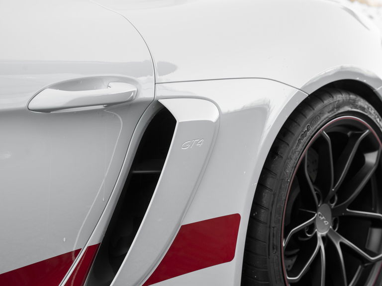 Porsche 718 Cayman GT4 Sports Cup Edition
