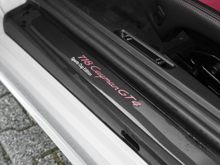 Porsche 718 Cayman GT4 Sports Cup Edition