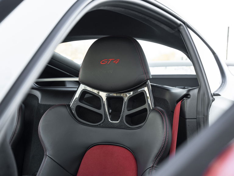 Porsche 718 Cayman GT4 Sports Cup Edition