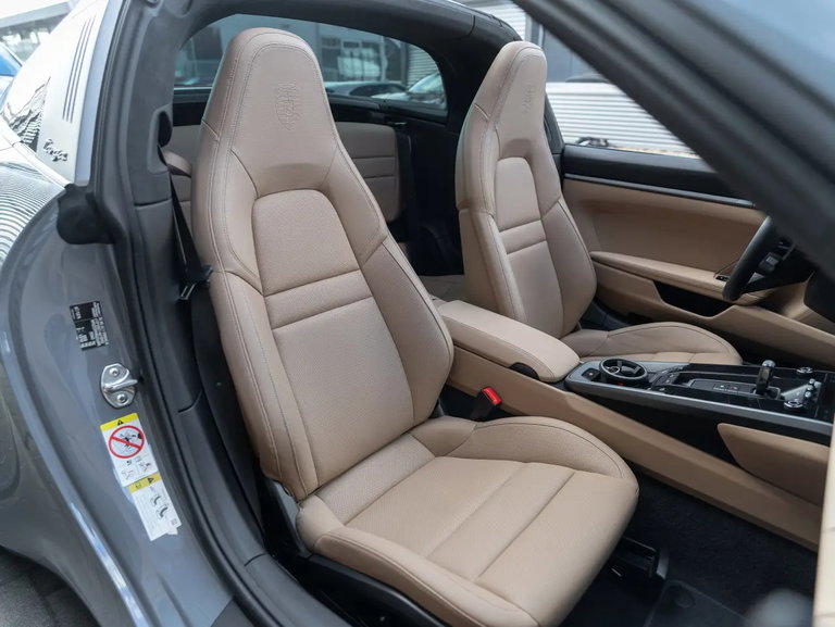 Porsche 992 Targa 4