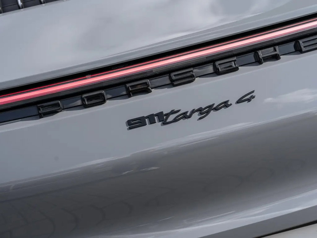 Porsche 992 Targa 4