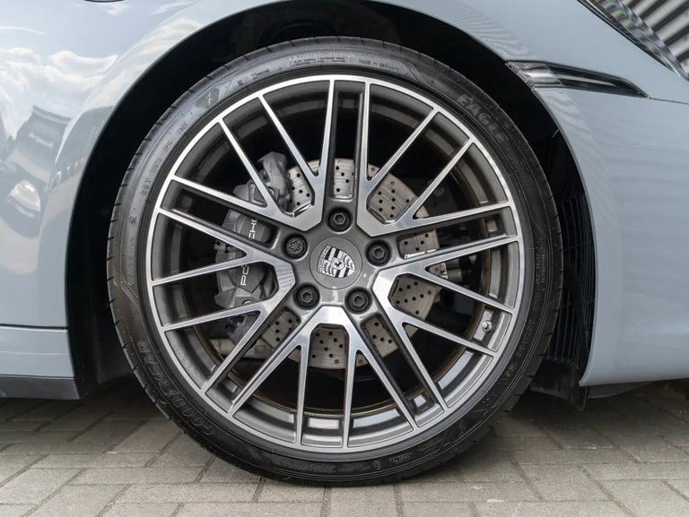 Porsche 992 Targa 4