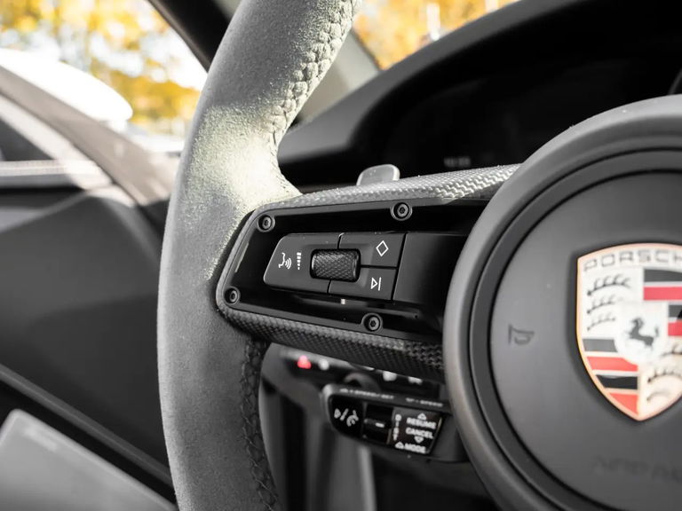 Porsche 992 Carrera 4 GTS