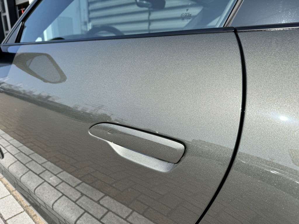 Porsche 992 Carrera 4 GTS