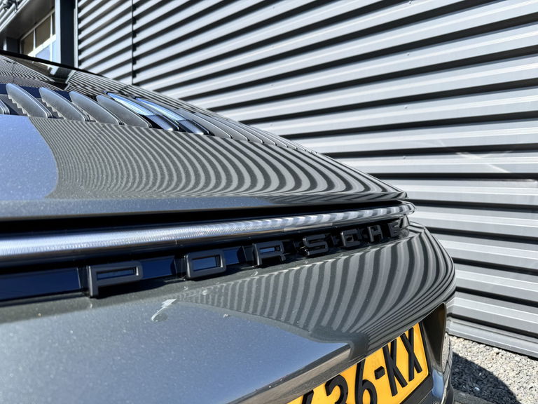 Porsche 992 Carrera 4 GTS